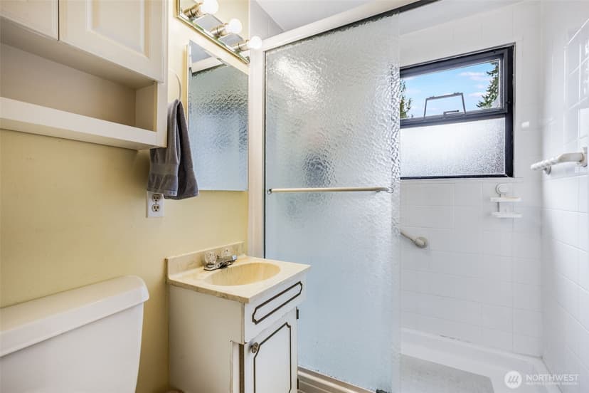 Property photo for 345 S 184th Street, Burien photo 29