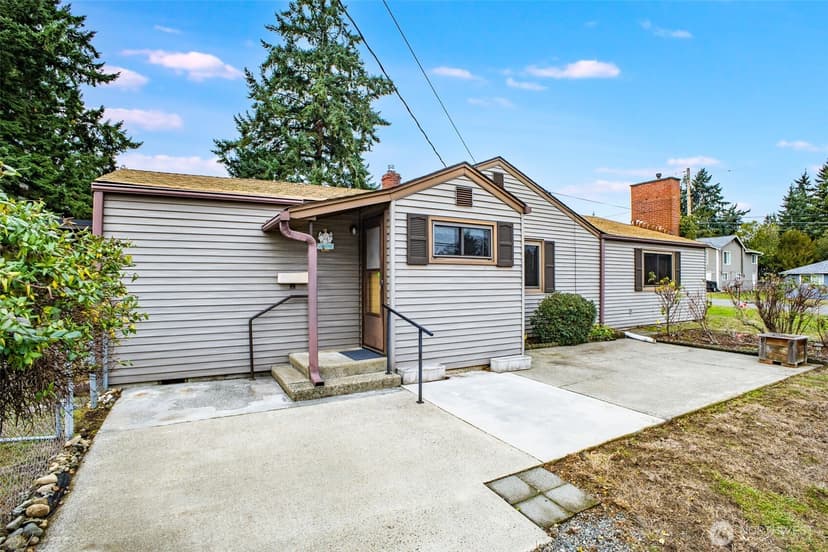 Property photo for 345 S 184th Street, Burien photo 6