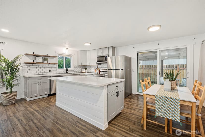 Property photo for 9011 washington Boulevard SW, Lakewood photo 12