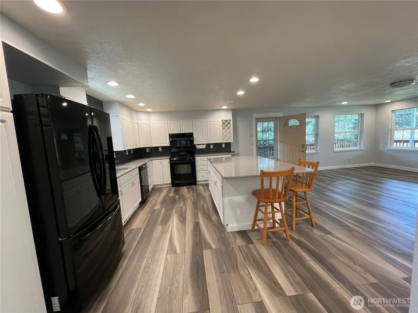 Property photo for 653 Sunset Avenue NE, Ocean Shores photo 9