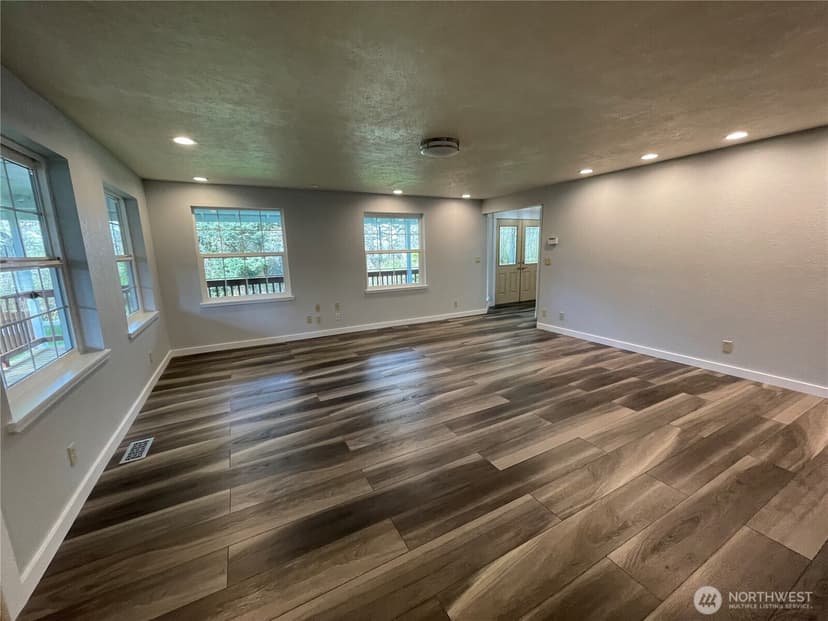 Property photo for 653 Sunset Avenue NE, Ocean Shores photo 13