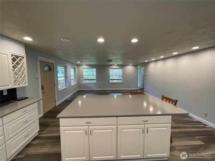 Property photo for 653 Sunset Avenue NE, Ocean Shores photo 8