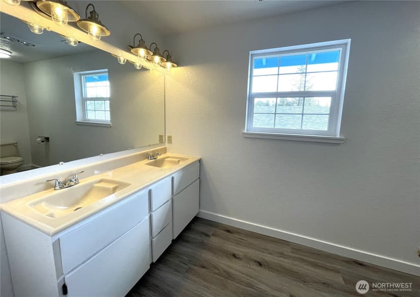 Property photo for 653 Sunset Avenue NE, Ocean Shores photo 22