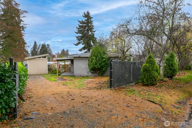 Property photo for 916 Ferndale Circle NE, Renton photo 3