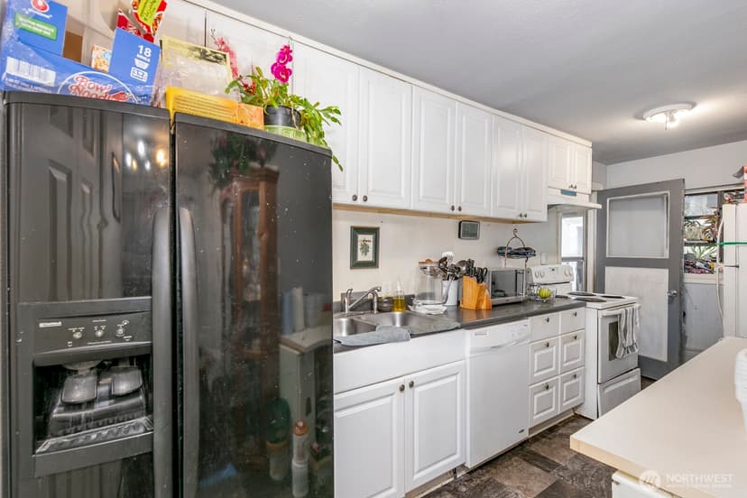 Property photo for 916 Ferndale Circle NE, Renton photo 7