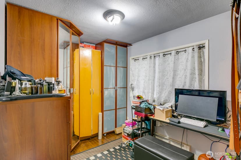 Property photo for 916 Ferndale Circle NE, Renton photo 10