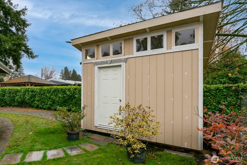 Property photo for 916 Ferndale Circle NE, Renton photo 12