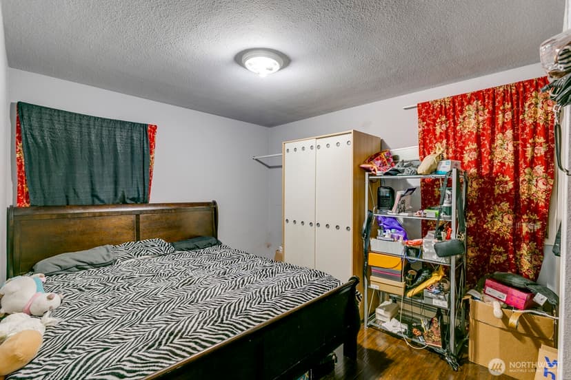 Property photo for 916 Ferndale Circle NE, Renton photo 8
