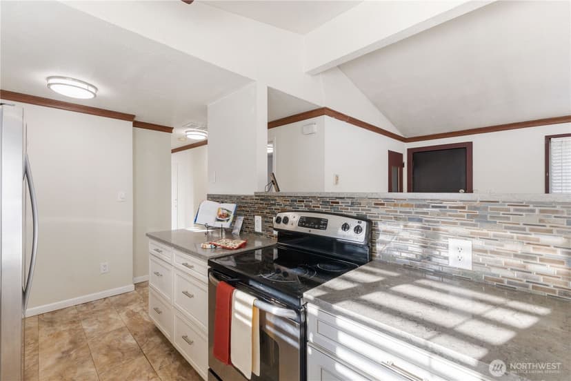 Property photo for 6012 83rd Street SW, Lakewood photo 10