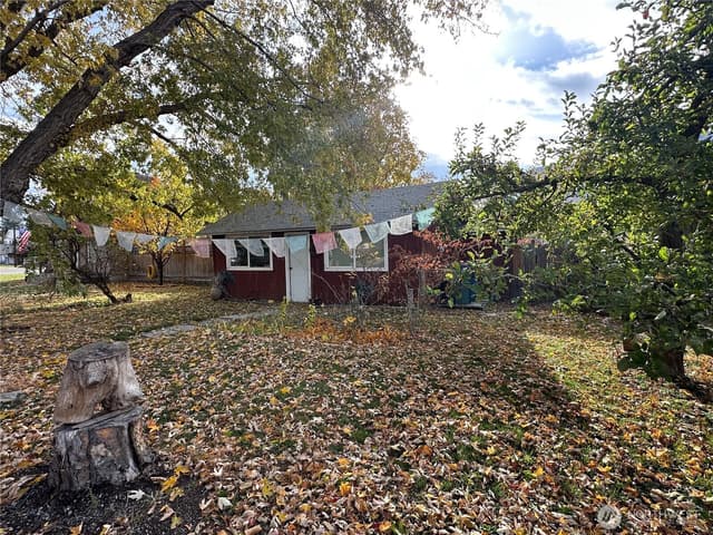 Property photo for 426 E Wapato Avenue, Chelan photo 2