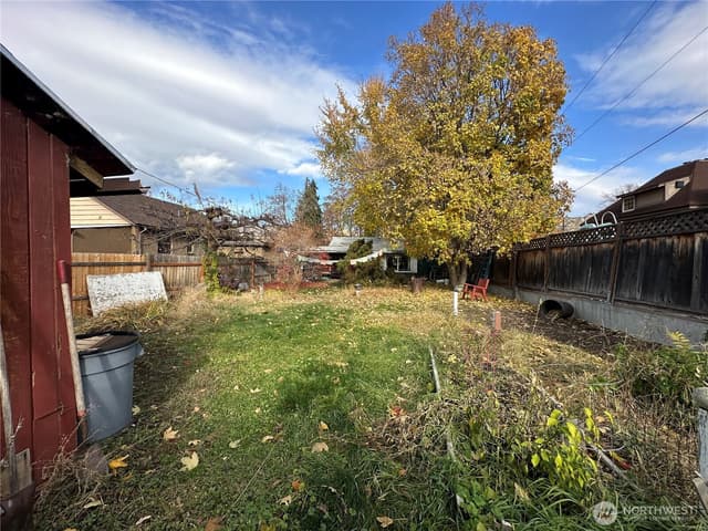 Property photo for 426 E Wapato Avenue, Chelan photo 3