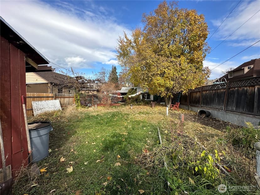 Property photo for 426 E Wapato Avenue, Chelan photo 3