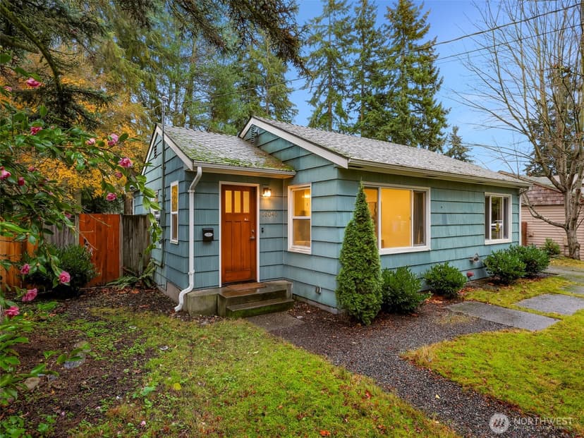 Property photo for 16040 26th Avenue NE, Shoreline photo 2