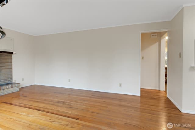 Property photo for 1316 SW 116th Street, Seattle photo 4