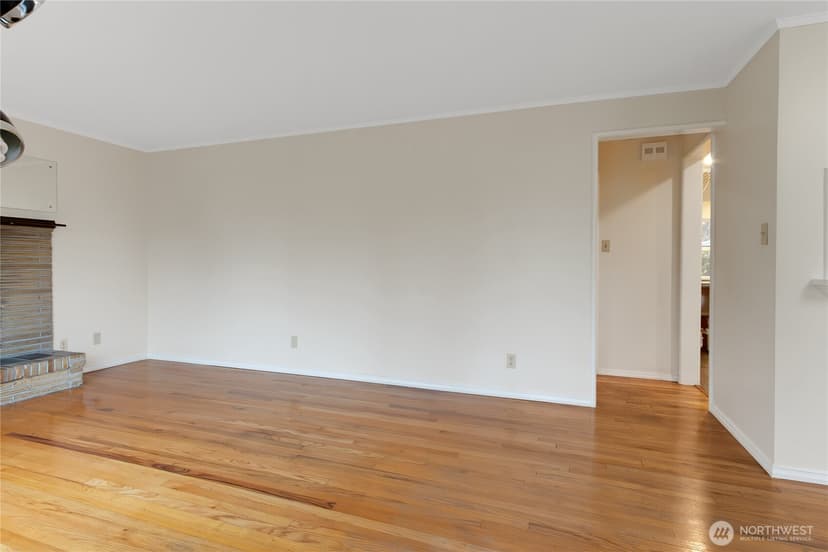 Property photo for 1316 SW 116th Street, Seattle photo 4