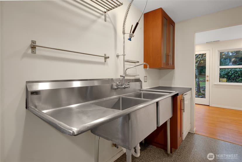 Property photo for 1316 SW 116th Street, Seattle photo 11