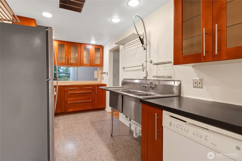Property photo for 1316 SW 116th Street, Seattle photo 10