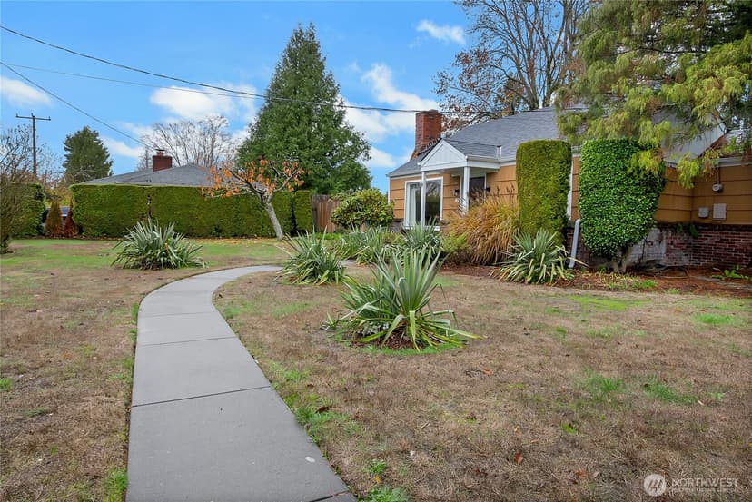 Property photo for 1316 SW 116th Street, Seattle photo 3