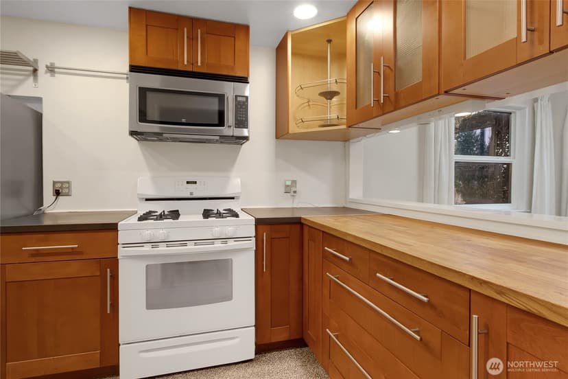 Property photo for 1316 SW 116th Street, Seattle photo 8