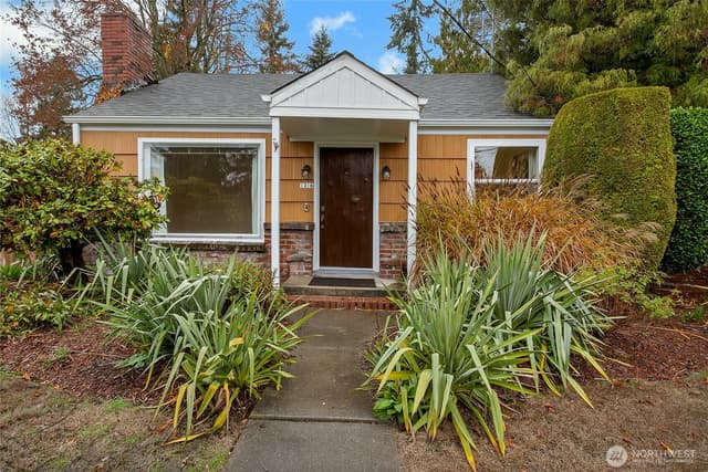 Property photo for 1316 SW 116th Street, Seattle