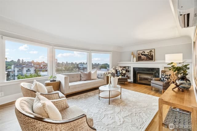 Property photo for 1407 1st Avenue N, Seattle photo 5