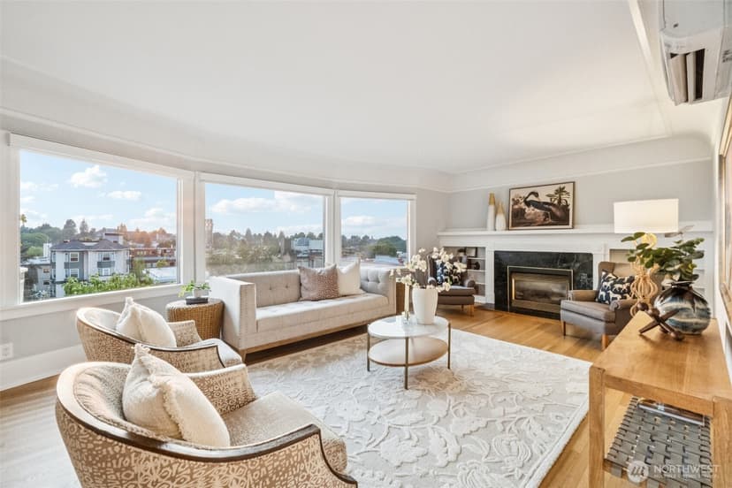 Property photo for 1407 1st Avenue N, Seattle photo 5