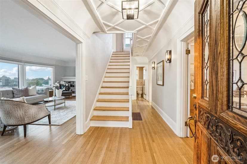 Property photo for 1407 1st Avenue N, Seattle photo 6