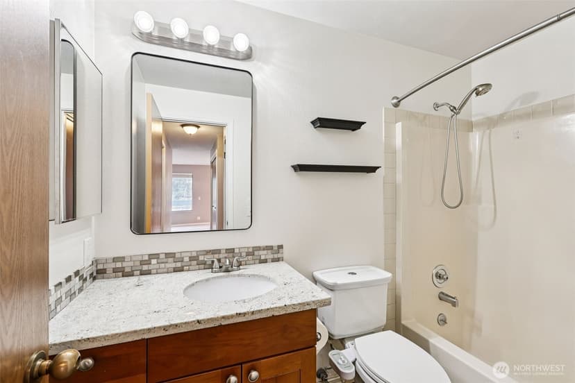Property photo for 12300 33rd Avenue NE #402, Seattle photo 12