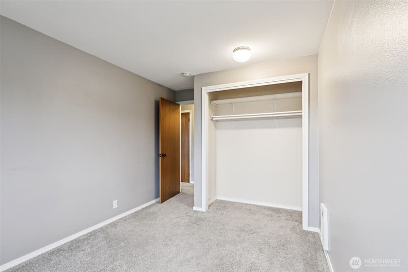 Property photo for 12300 33rd Avenue NE #402, Seattle photo 18