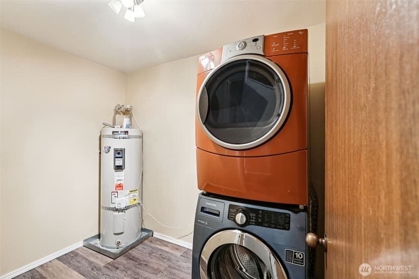 Property photo for 12300 33rd Avenue NE #402, Seattle photo 21