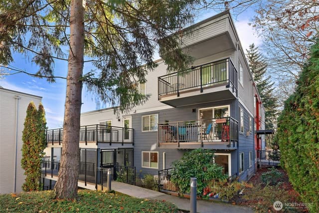 Property photo for 2512 E Madison Street #401, Seattle