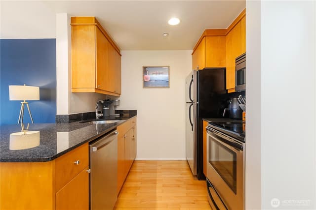 Property photo for 1415 2nd Avenue #1103, Seattle photo 4