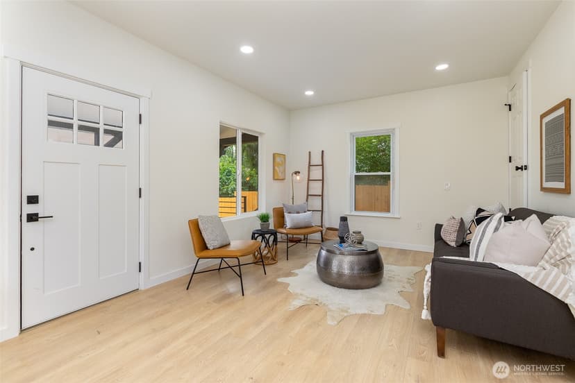 Property photo for 8416 Duncan Avenue S, Seattle photo 11