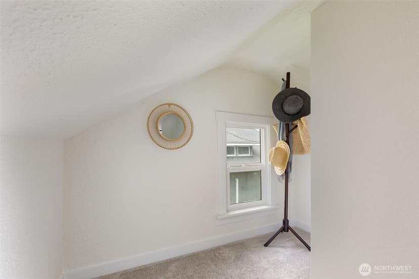 Property photo for 8416 Duncan Avenue S, Seattle photo 15
