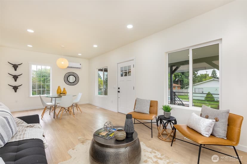 Property photo for 8416 Duncan Avenue S, Seattle photo 6