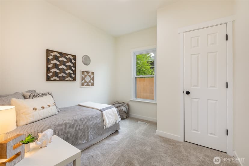 Property photo for 8416 Duncan Avenue S, Seattle photo 10