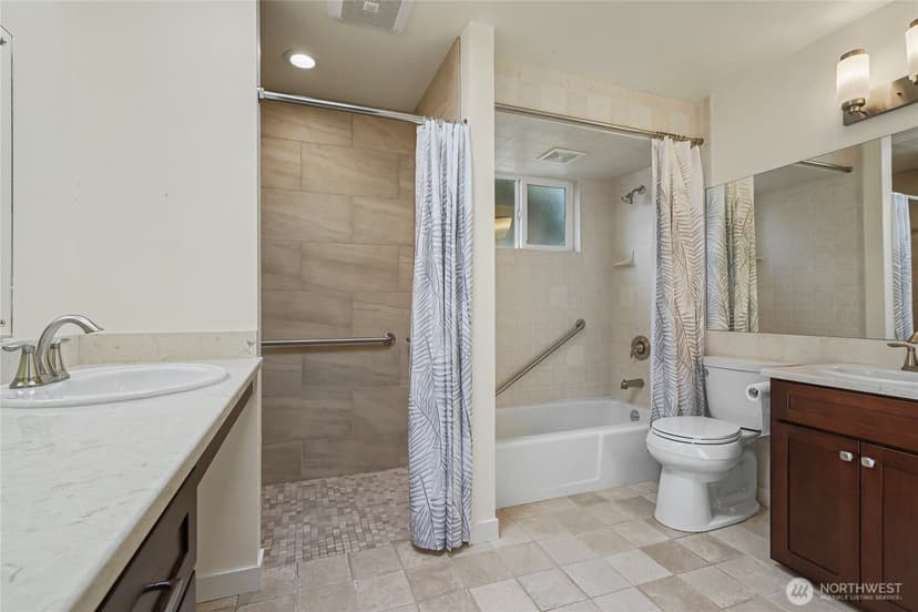 Property photo for 204 SW 298th Place, Federal Way photo 16
