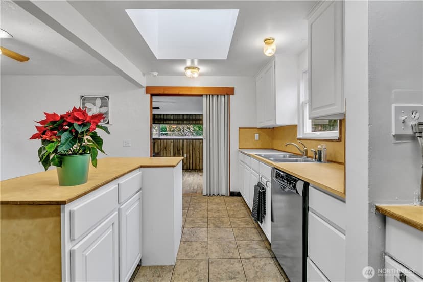 Property photo for 4812 S 172nd Place, SeaTac photo 12