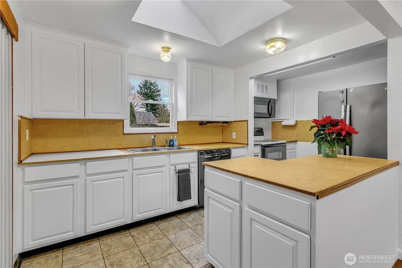 Property photo for 4812 S 172nd Place, SeaTac photo 9