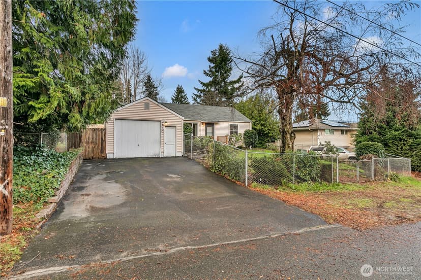Property photo for 4812 S 172nd Place, SeaTac photo 2
