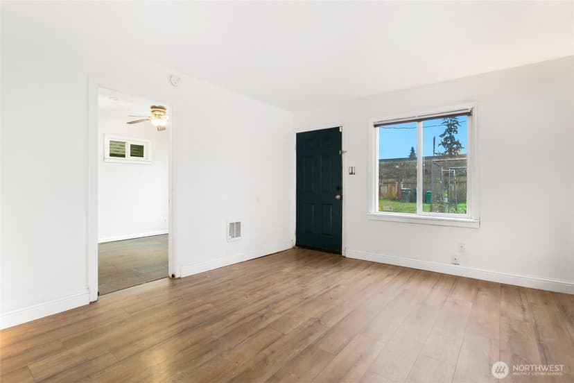 Property photo for 806 5th Street SE, Auburn photo 2