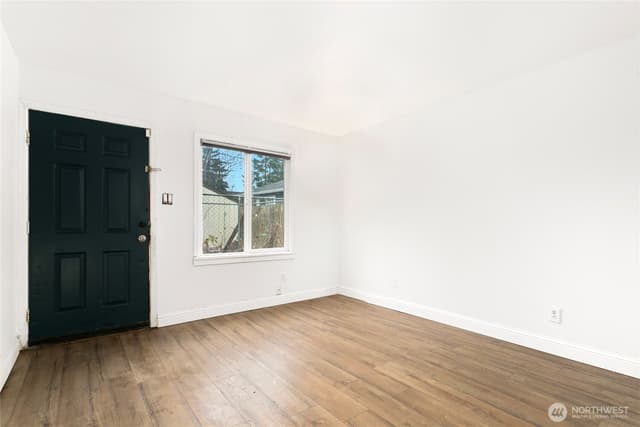 Property photo for 806 5th Street SE, Auburn photo 4