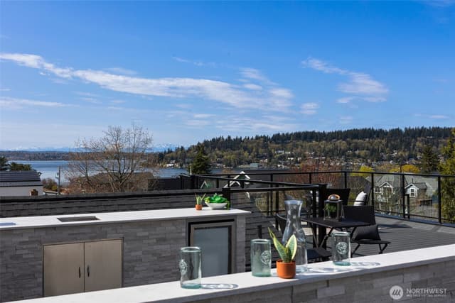 Property photo for 1002 N 31st Street, Renton photo 2