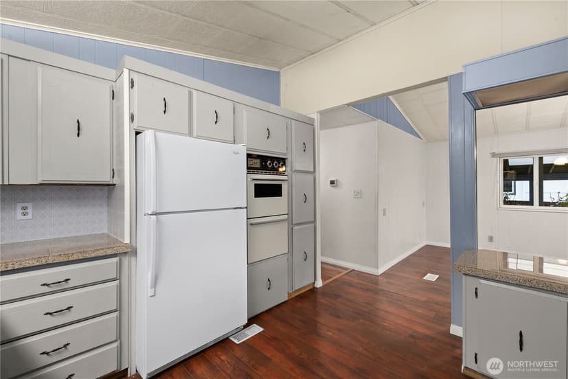 Property photo for 1402 22nd Street NE #402, Auburn photo 11