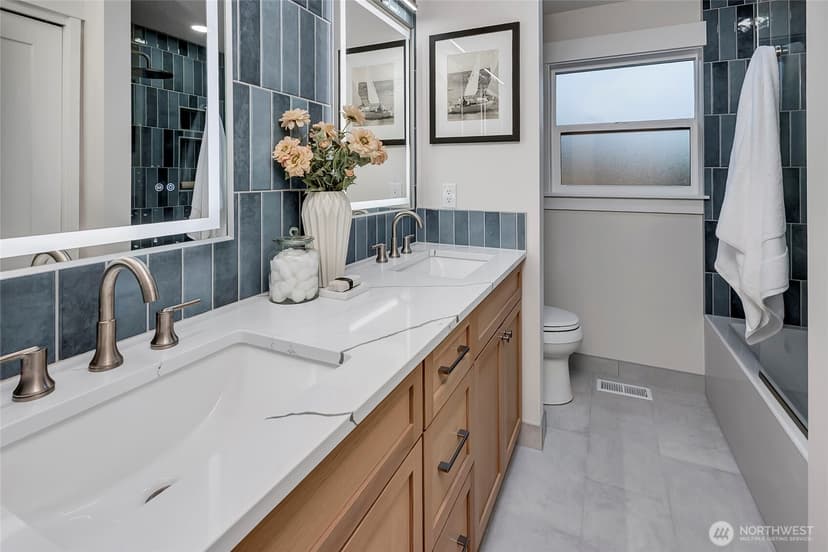 Property photo for 8904 SE 58th Street, Mercer Island photo 30