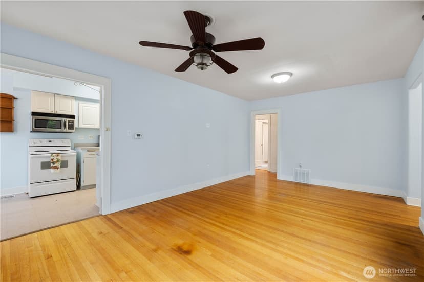 Property photo for 2814 Pioneer Way E, Tacoma photo 8