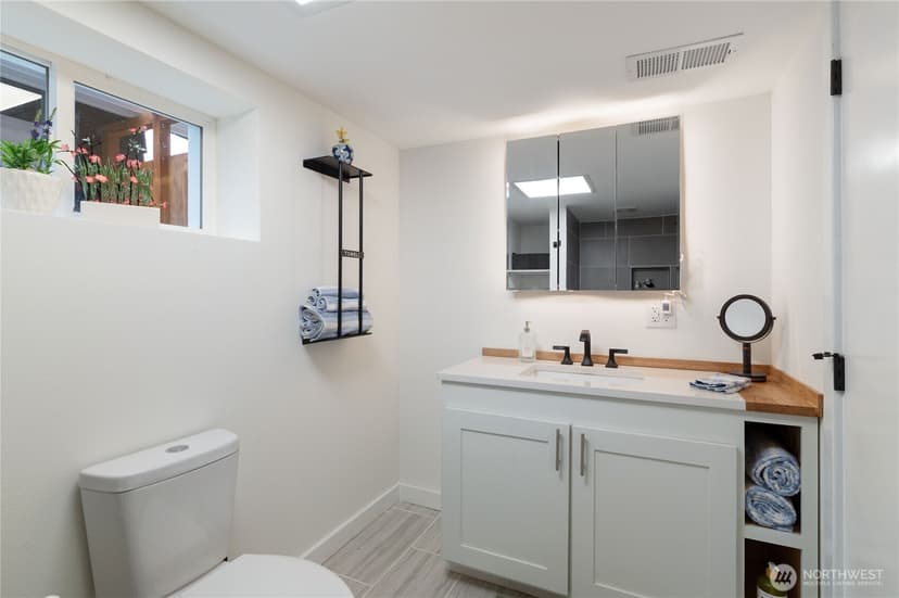 Property photo for 1202 Broadway Avenue, Bremerton photo 28