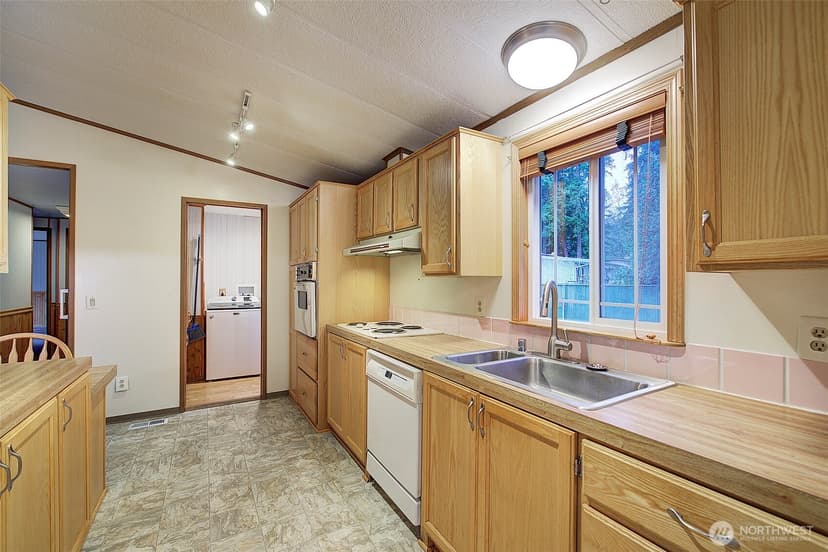 Property photo for 23105 105th Avenue SE, Woodinville photo 10