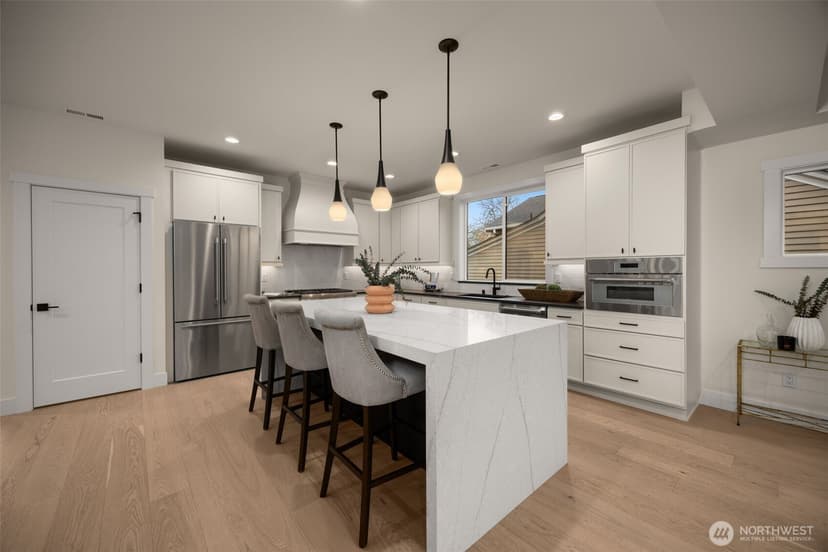Property photo for 807 W Armour Street, Seattle photo 12