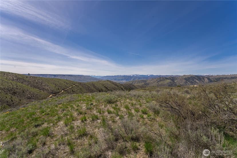 Property photo for 295 Hawks Ridge Road, Chelan photo 4